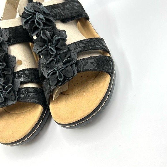 Clarks Women's Merliah Sheryl Black Leather Floral T-Strap Wedge Sandals Shoes 9 - Picture 5 of 12